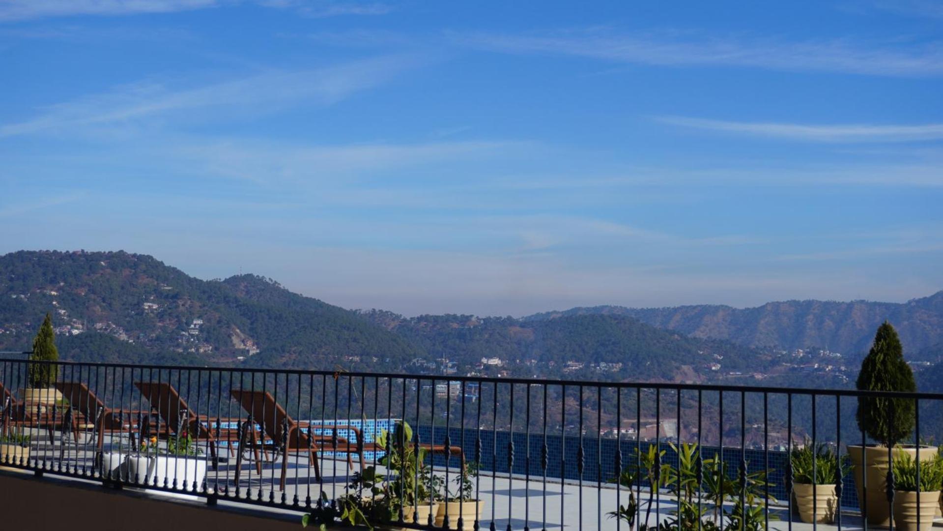 Astra Resort And Caffe Kasauli Esterno foto