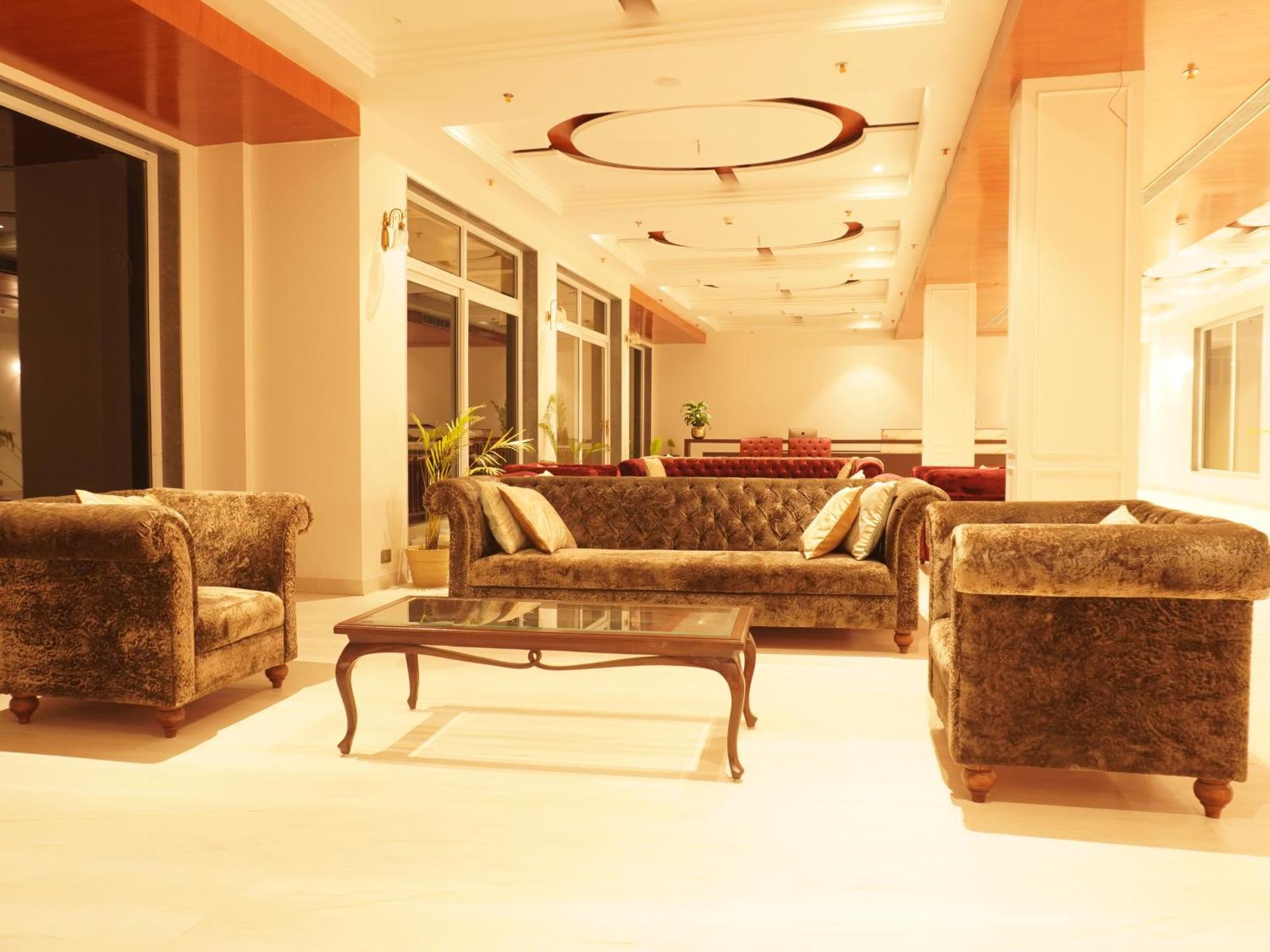 Astra Resort And Caffe Kasauli Esterno foto